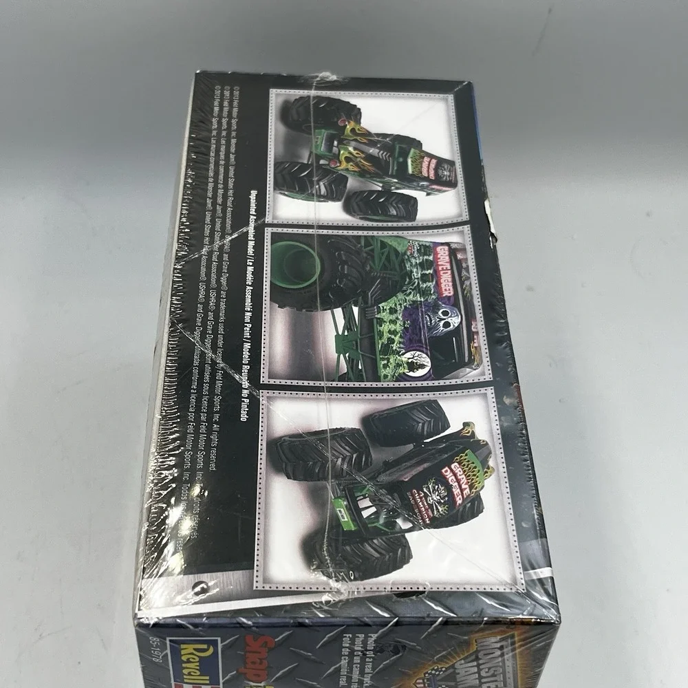 Revell Snap Tite MAX Monster Jam Grave Digger 1:25 Plastic Model Kit NEW
